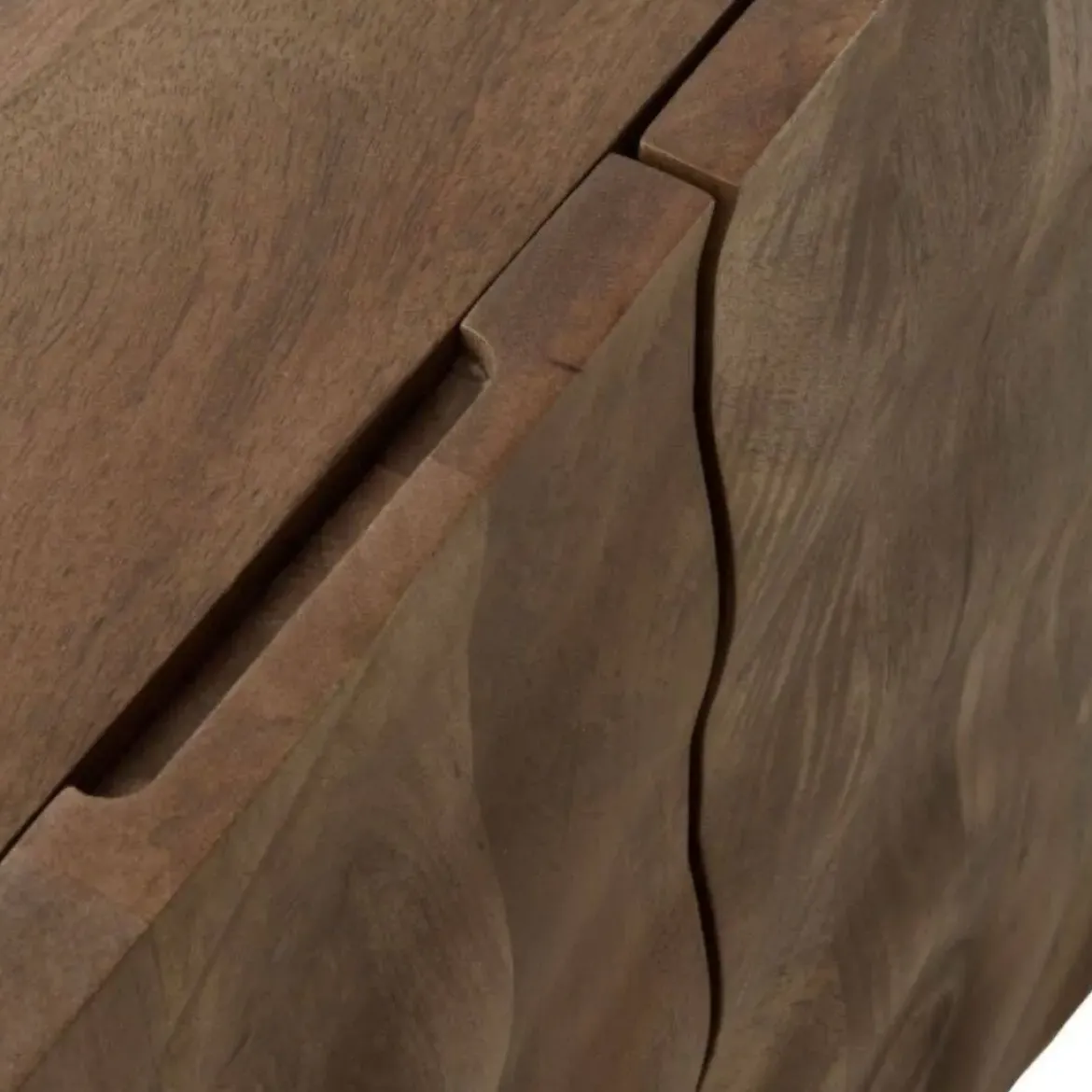 Aparador en acabado natural en madera de mango con puertas de ondas y patas de madera GABAR 11036