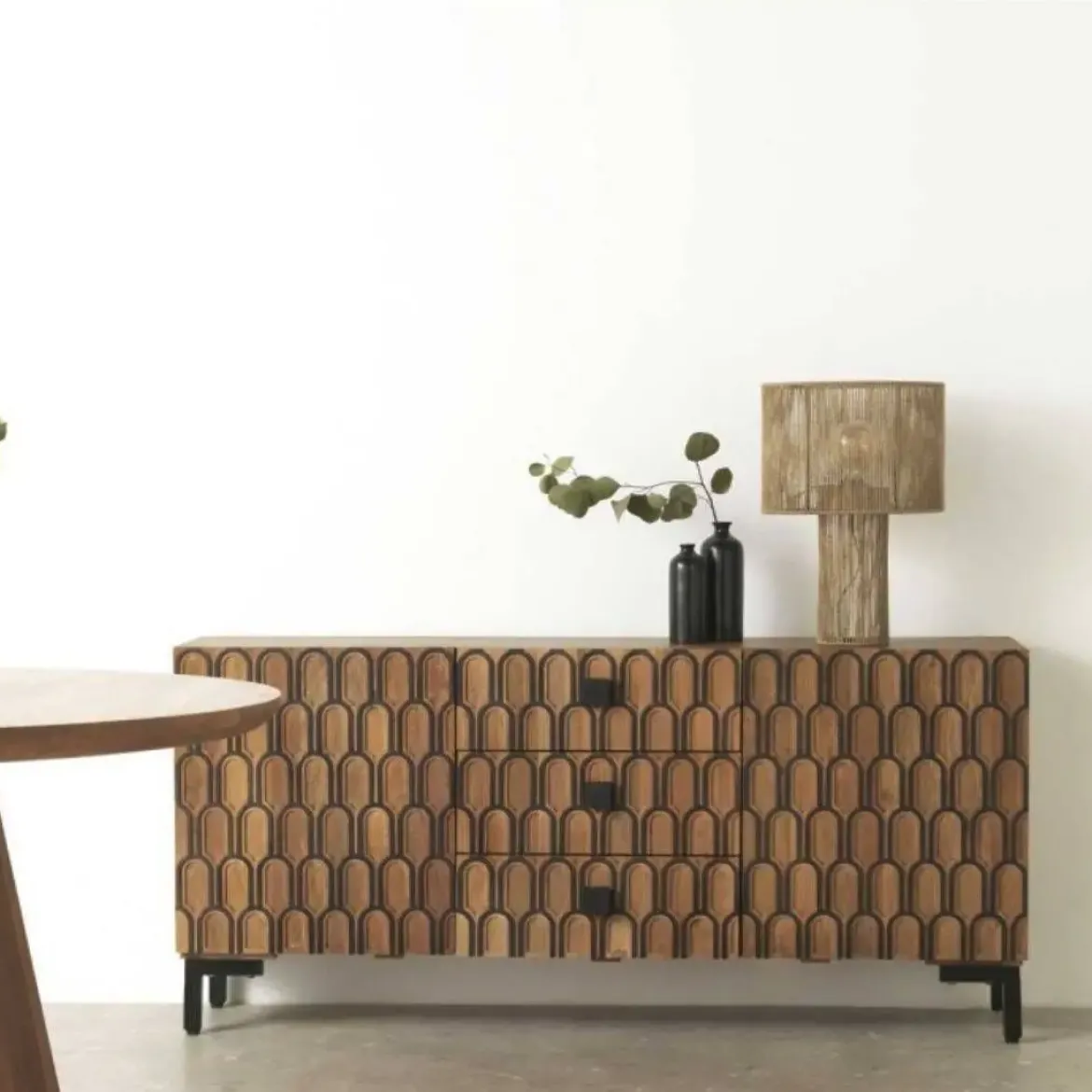 Aparador en madera de mango bicolor (natural y negro) de estilo clásico GABAR 10691