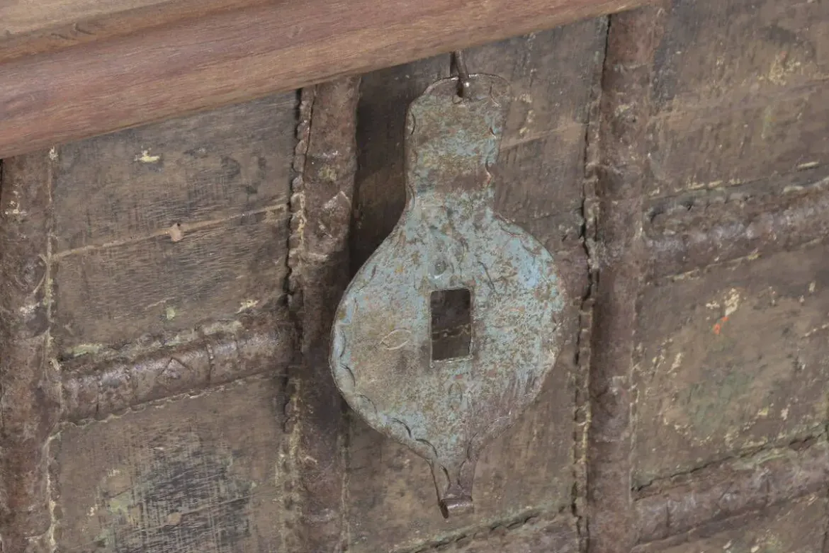 Arcón de Madera Reciclada con Herrajes de Metal MB-227260