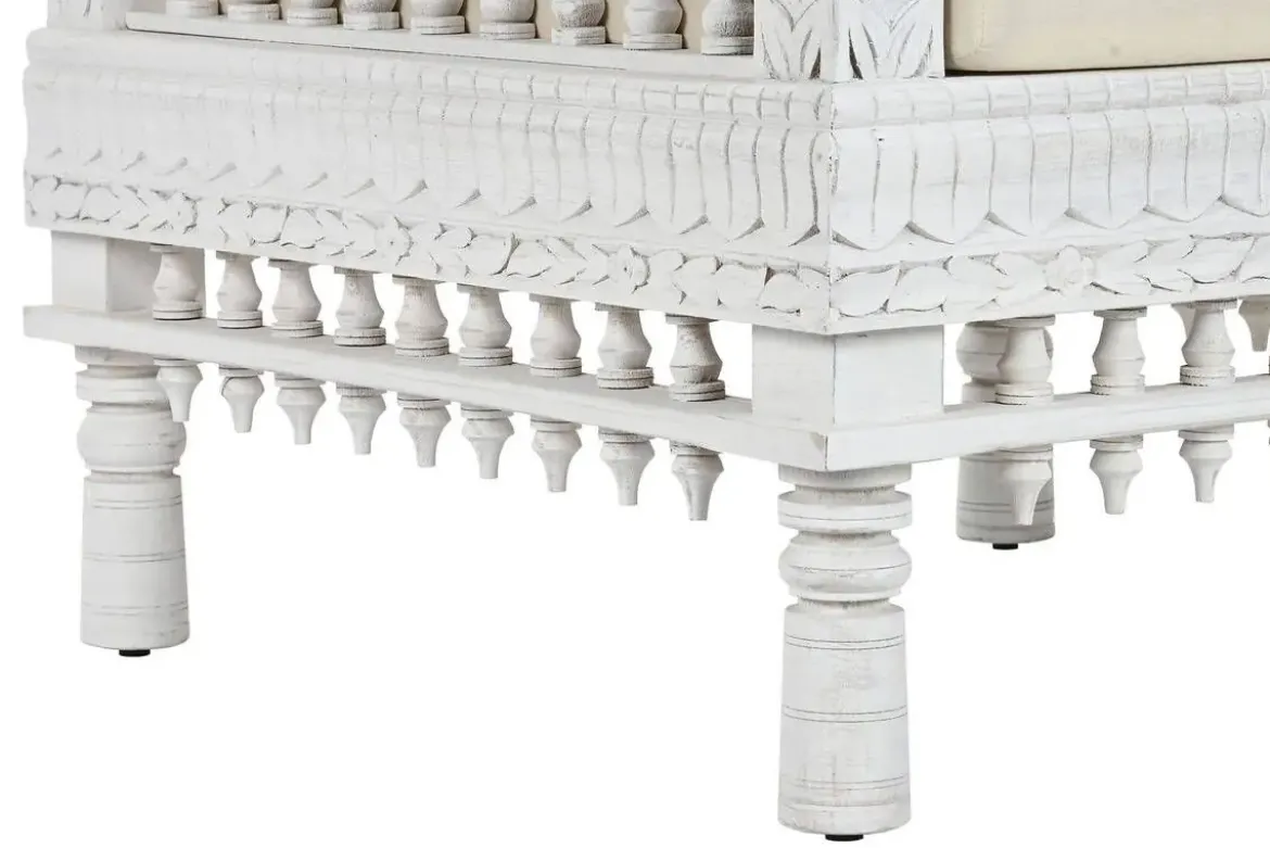 Butaca de Madera de Mango Tallada Decapé Beige MB-216488