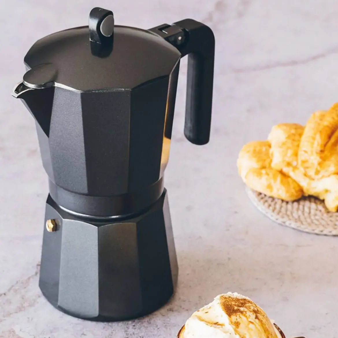 Cafetera de 6 Tazas Induction Noir MONIX M862006