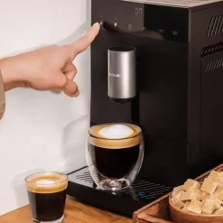 Cafetera Superautomática CECOTEC Creammaet Compact 01636