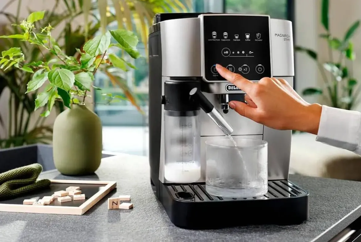 Cafetera Superautomática DeLonghi 15 Bar Magnifica Start ECAM220.80.SB