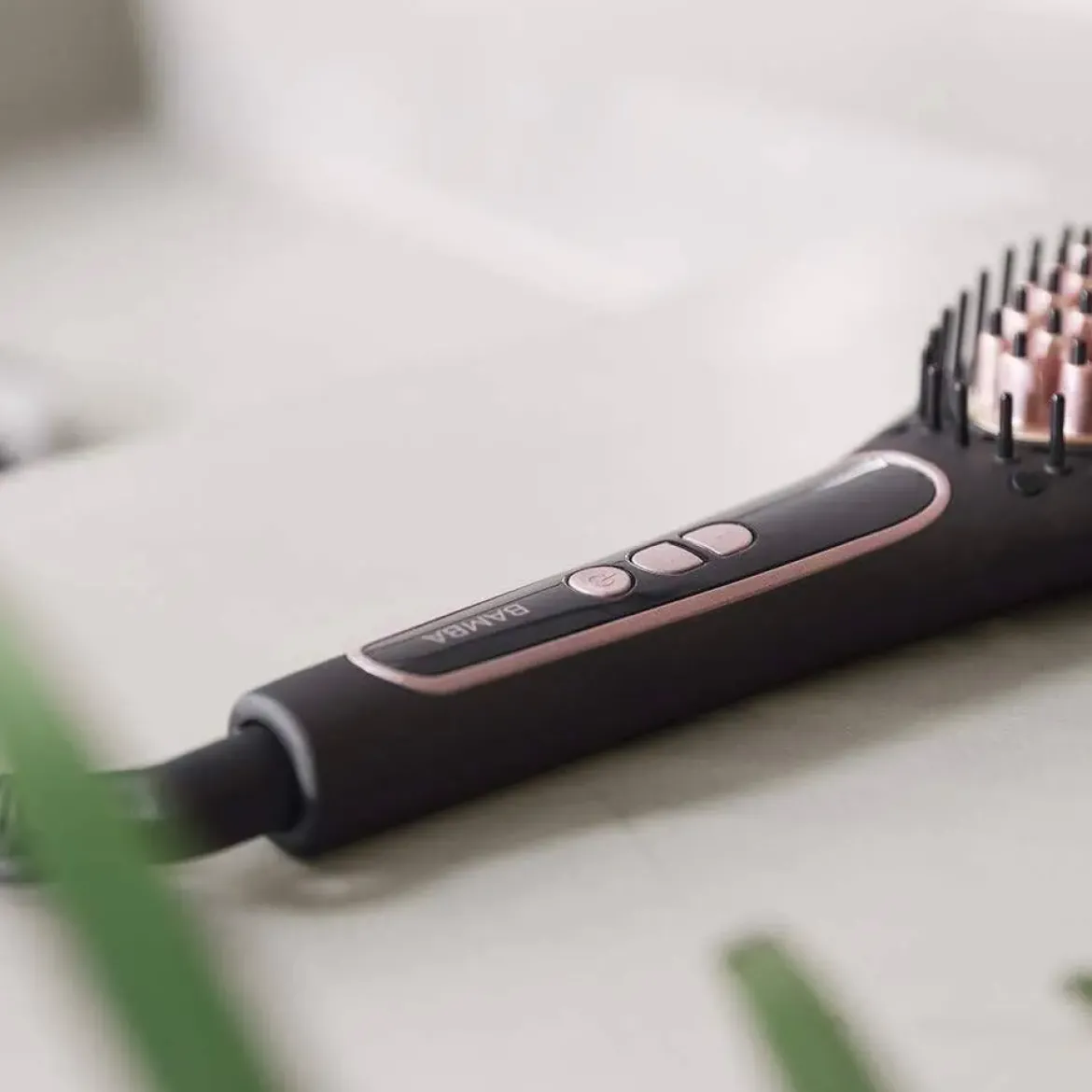 Cepillo Alisador con Cerámica y Queratina BAMBA INSTANTCARE 900 PERFECT BRUSH