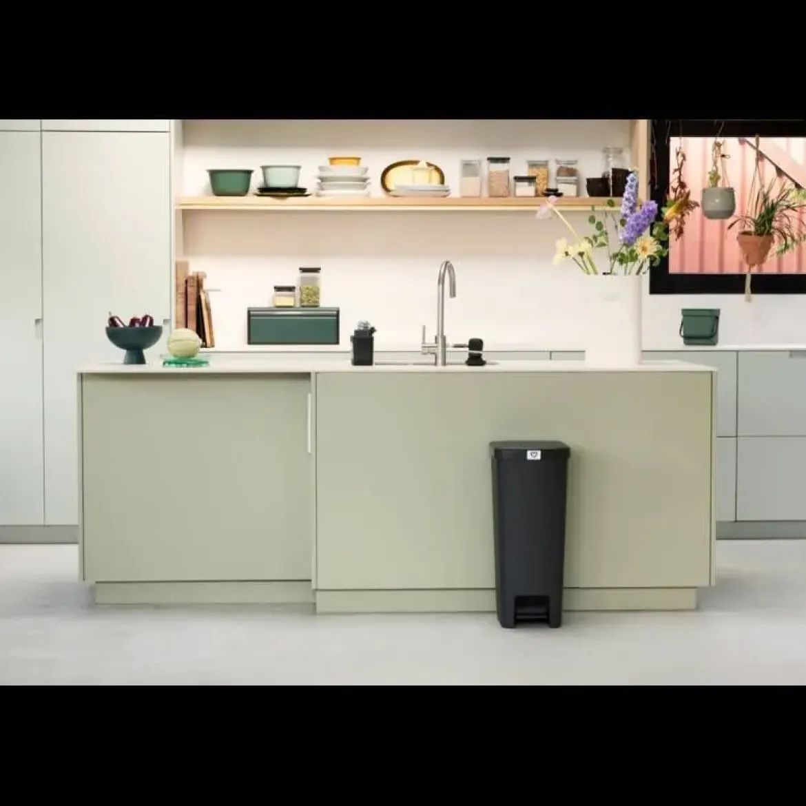 Cubo de Basura 40L Steptup Dark Grey BRABANTIA