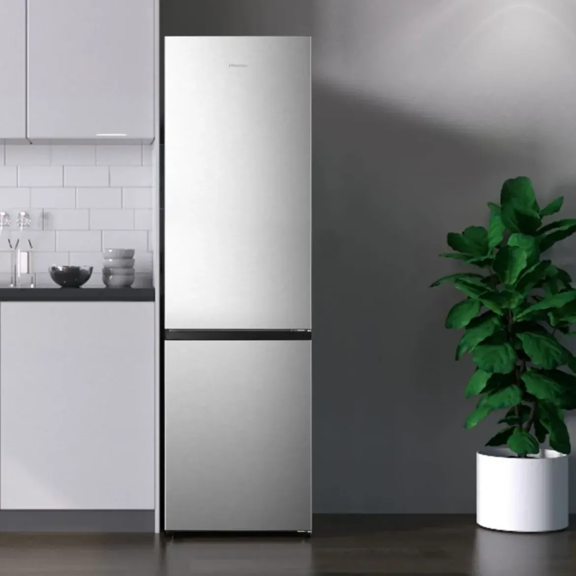 Frigorífico Combi Hisense Inox 336L Clase E RB440N4BCE