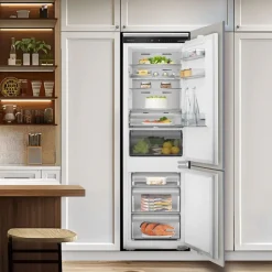 Frigorífico Combi Hisense Integrable No Frost Metal Tech RB3B250SAWE
