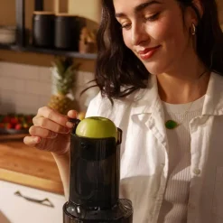 Licuadora Extractora de Jugo Slim Silenciosa CECOTEC JUICE&LIVE 1500