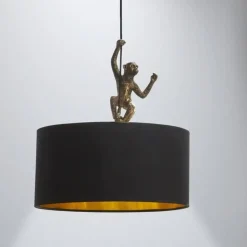 Lámpara de Techo con una Figura de Monode Resina Color Dorado y Pantalla de Tela Negra 55-467