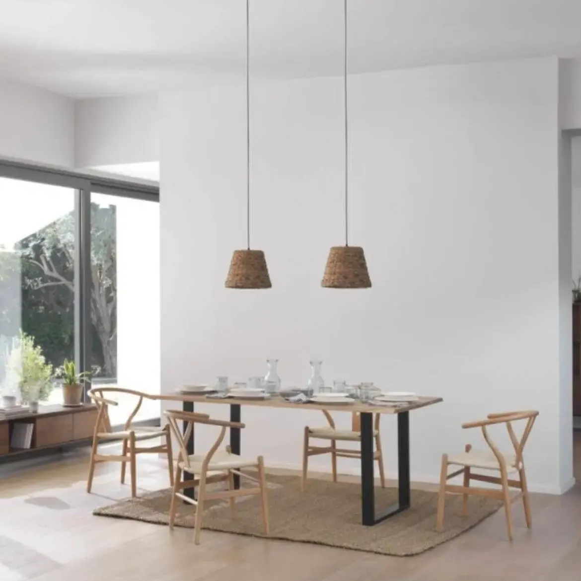Mesa de comedor de 180x90 cm en madera maciza de acacia color natural GABAR 10833