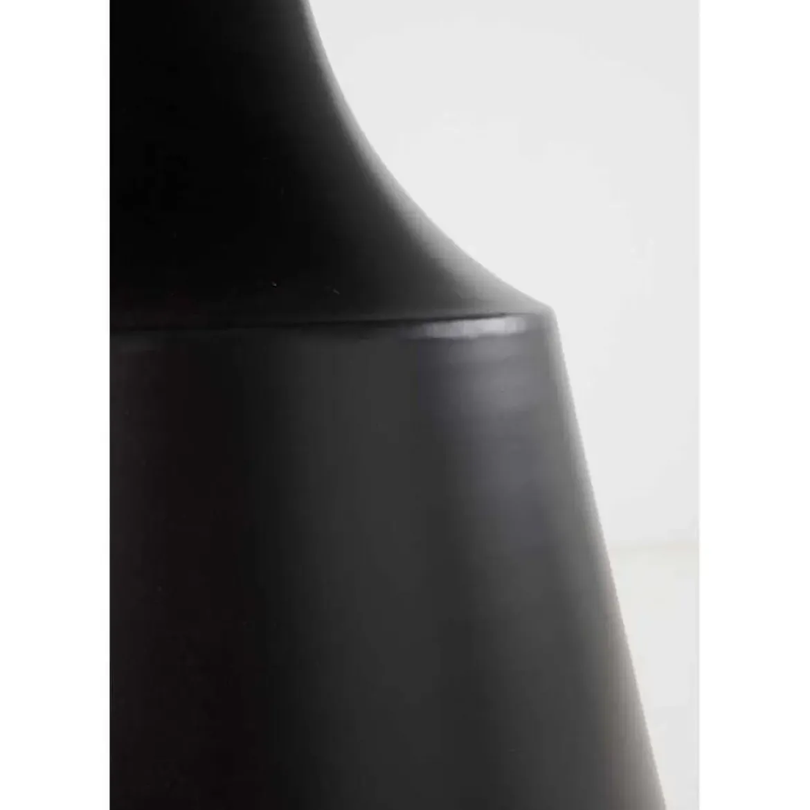 Mesa de Comedor Redonda 90 cm con Base Metal y Sobre Cerámico GABAR 11610