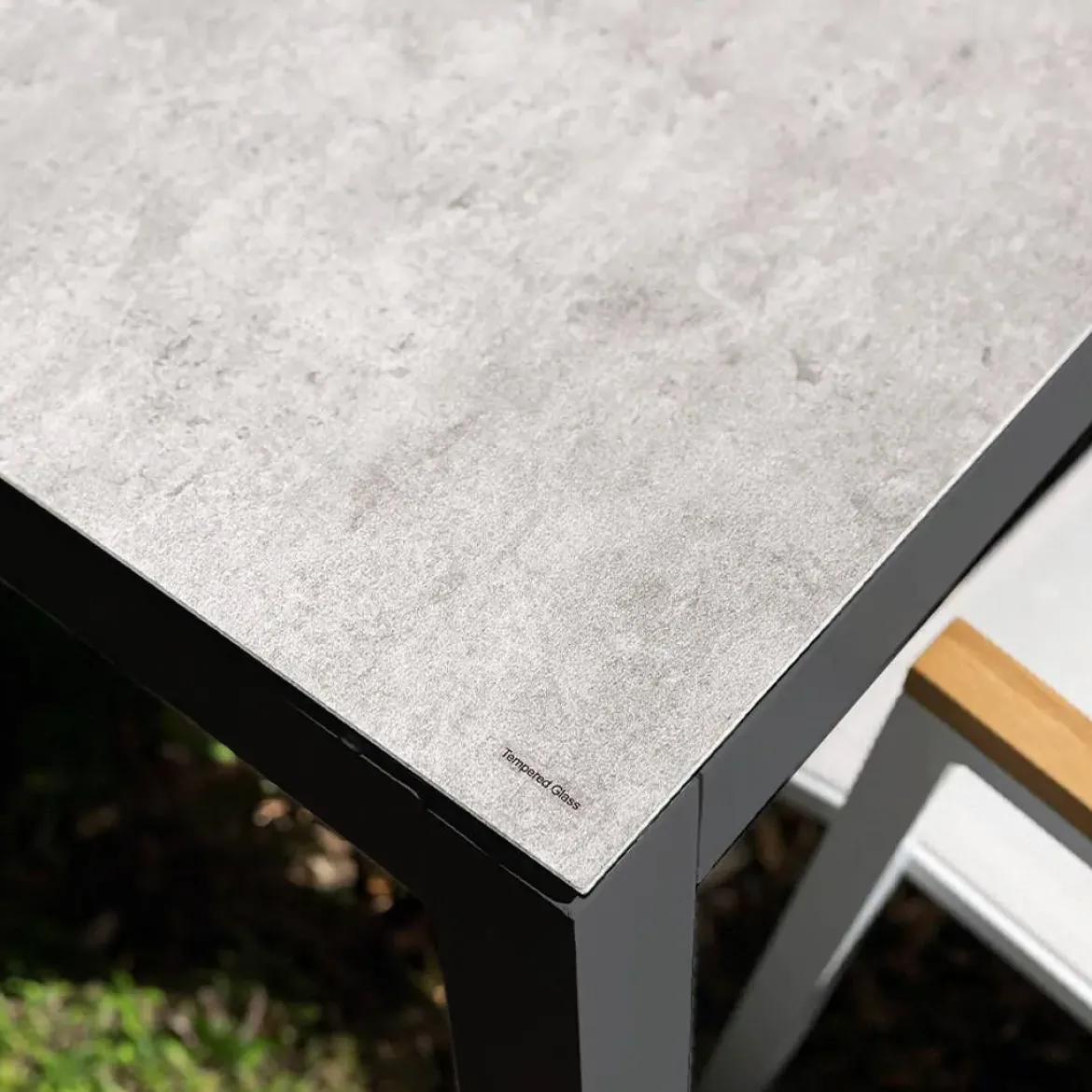 Mesa de Jardín Antracita de Aluminio y Cristal Cerámico RUMANIA