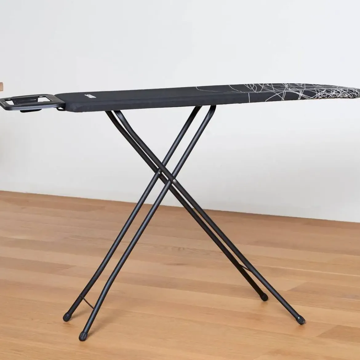 Mesa de Plancha de Algodón Ajustable TAURUS ARGENTABLACK