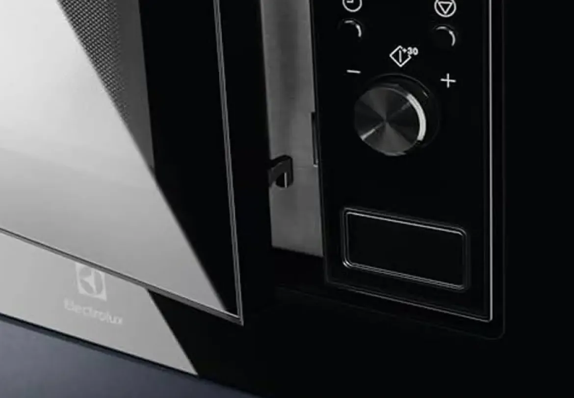 Microondas Electrolux 17L Cristal Negro LMS2173EMK
