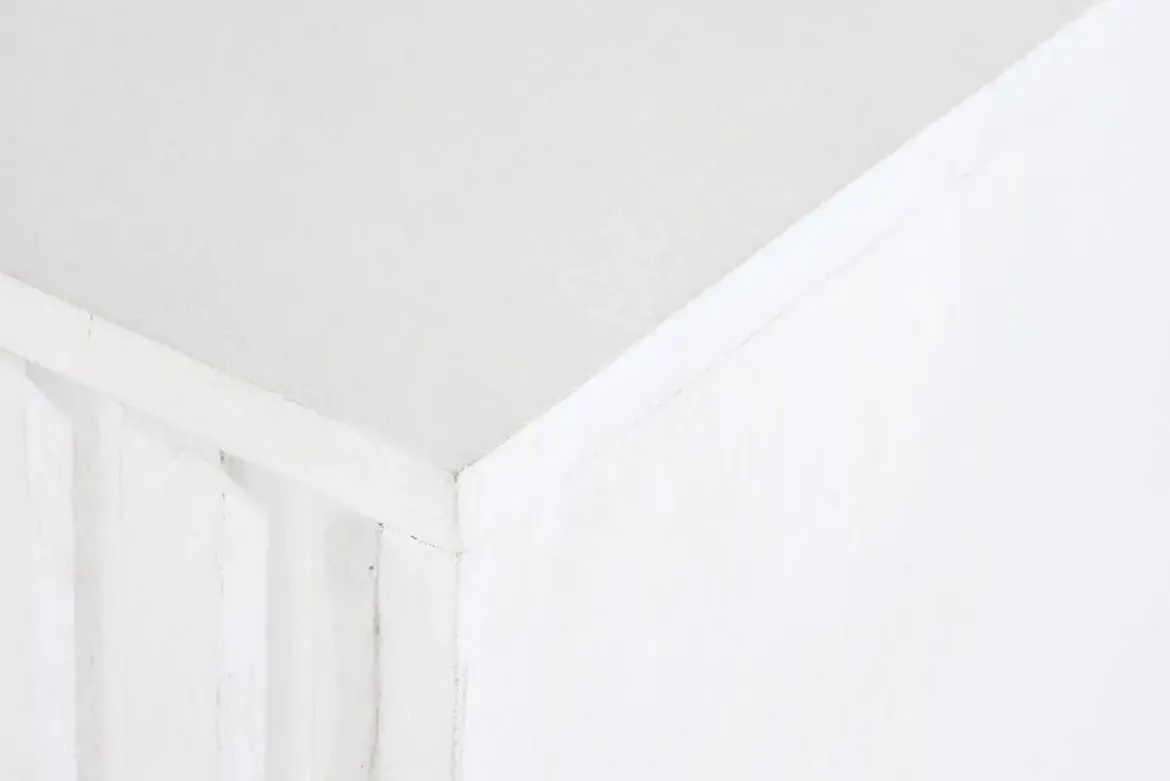 Mueble TV de Mango Blanco con Base de Metal MB-200594