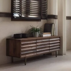 Mueble TV de 3 puertas de madera de mango natural con patas doradas GABAR 10706