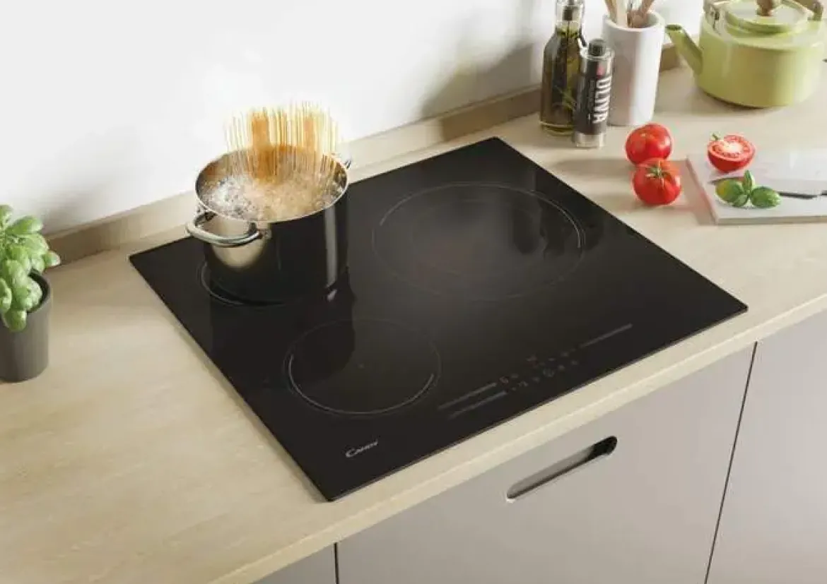 Placa Vitrocerámica AEG 3 Fuegos Biselada 27cm HK623021FB