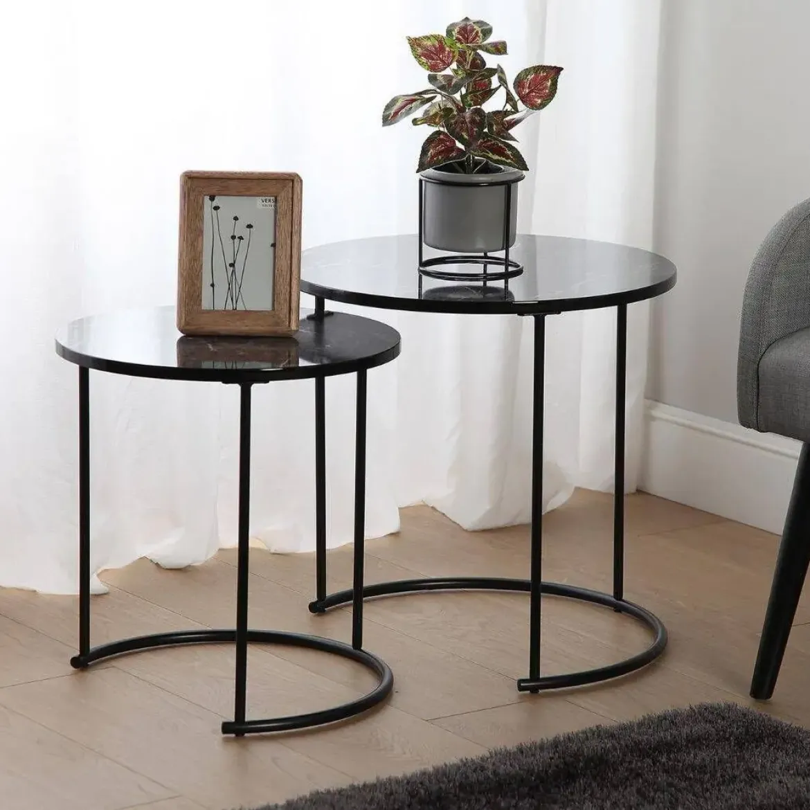 Set de 2 Mesas Nido en Color Negro 18790771