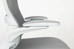 Silla de Oficina Ergonómica Gris con Malla TAYLOR 1054-H