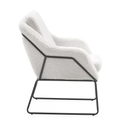 Sillón blanco tapizado con patas metálicas negras GABAR 10779