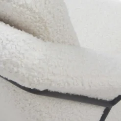 Sillón blanco tapizado con patas metálicas negras GABAR 10779