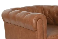 Sillón Chesterfield Estructura Tapizada en Simil Piel Marrón MB-210591