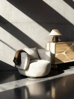 Sillón Tapizado en Poliéster Beige con Patas de Madera MB-225993