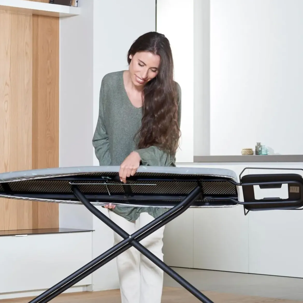 Tabla de Planchar Metálica Plegable con Altura ARGENTA PRO 994180