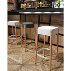 Taburete con Patas de Madera de Color Blanco VISBY CG1646DB