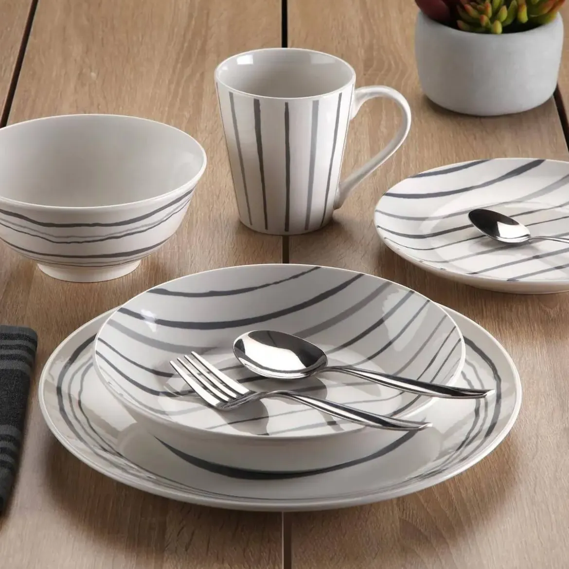 Vajilla 18 Piezas Bona Gris Porcelana con Líneas y Círculos 22590013